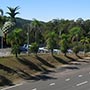 The 'Big Pineapple' am Bruce Highway bei Nambour.