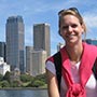 Kathinka vor der Sydney Skyline.
